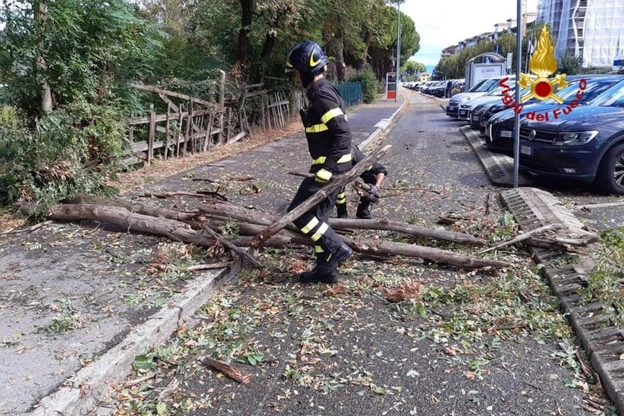 Vigili del fuoco al lavoro a Prato