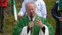 Semonte fa festa con il vescovo: il paese ritrova la ’sua’ chiesa Semonte fa festa con il vescovo: il paese ritrova la ’sua’ chiesa