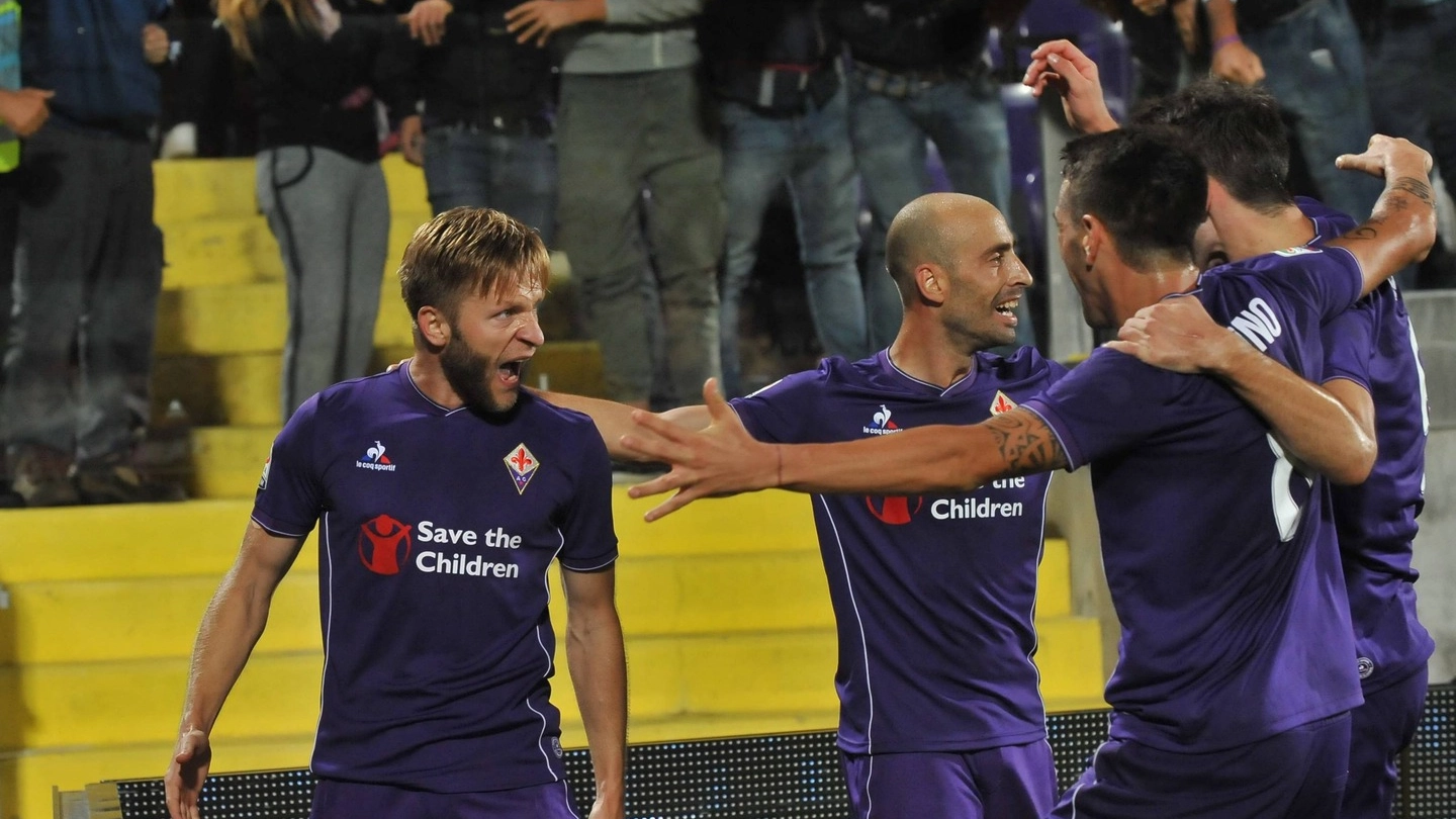 Fiorentina-Bologna, esultanza viola per il gol di Kuba (Foto Germogli)