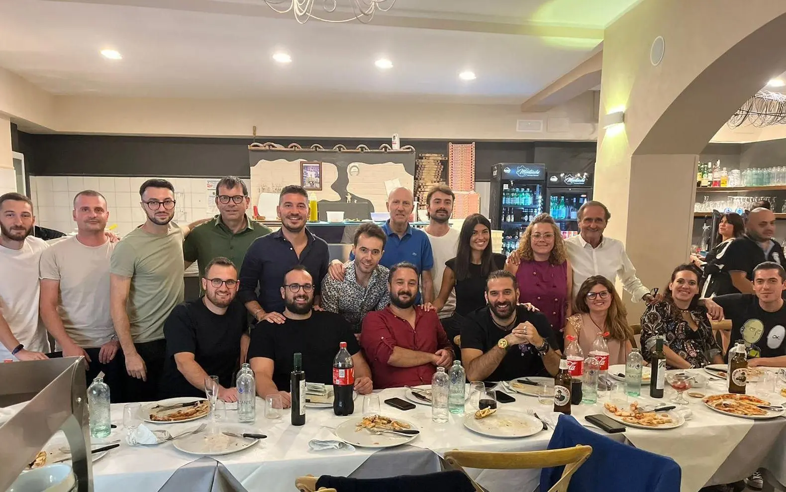 Gli ex studenti della 3 C del Geometri a cena con i prof