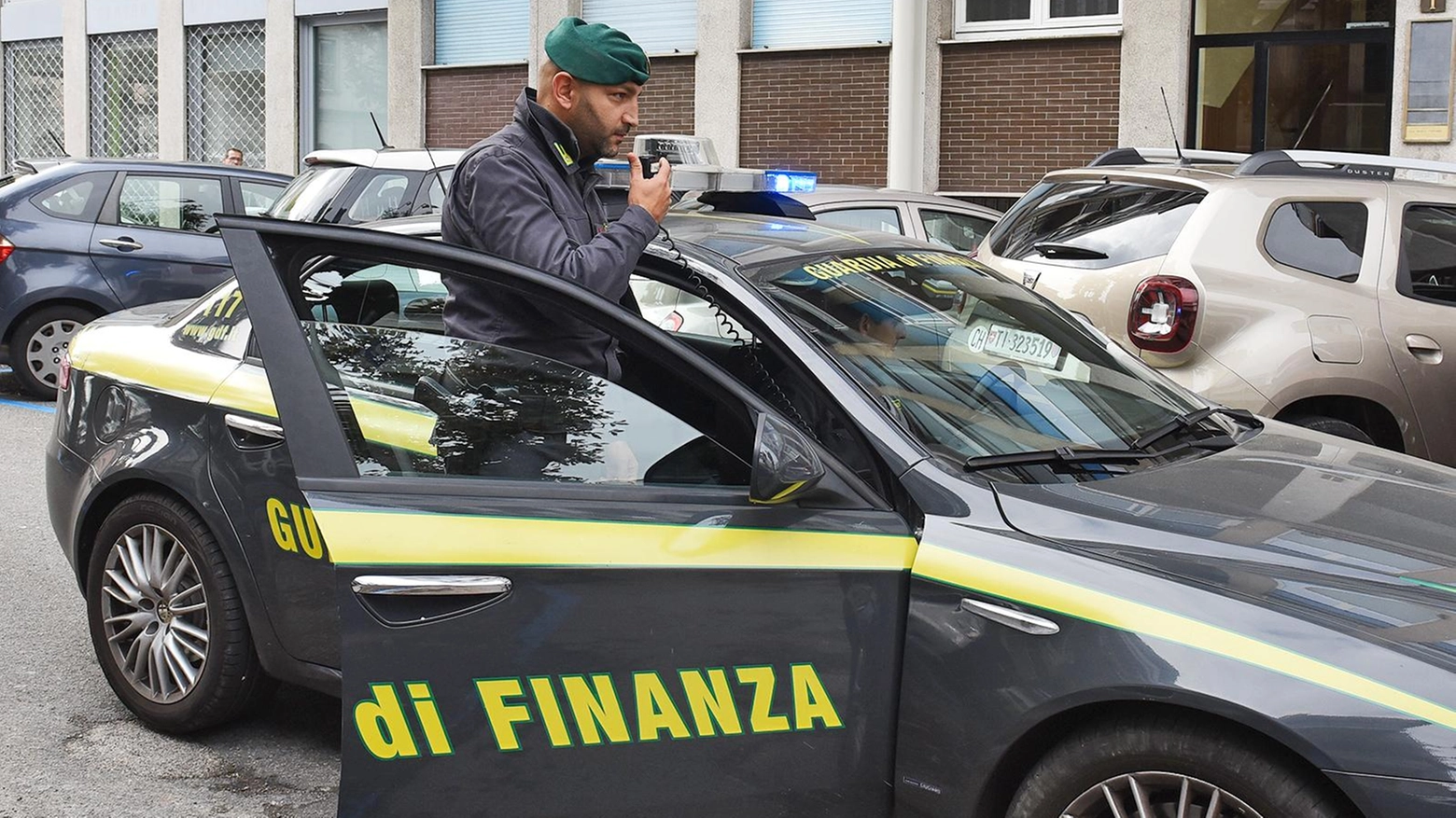 Latitante estradato dalla Svizzera Truffa e bancarotta fraudolenta Imprenditore finisce in manette Latitante estradato dalla Svizzera Truffa e bancarotta fraudolenta Imprenditore finisce in manette