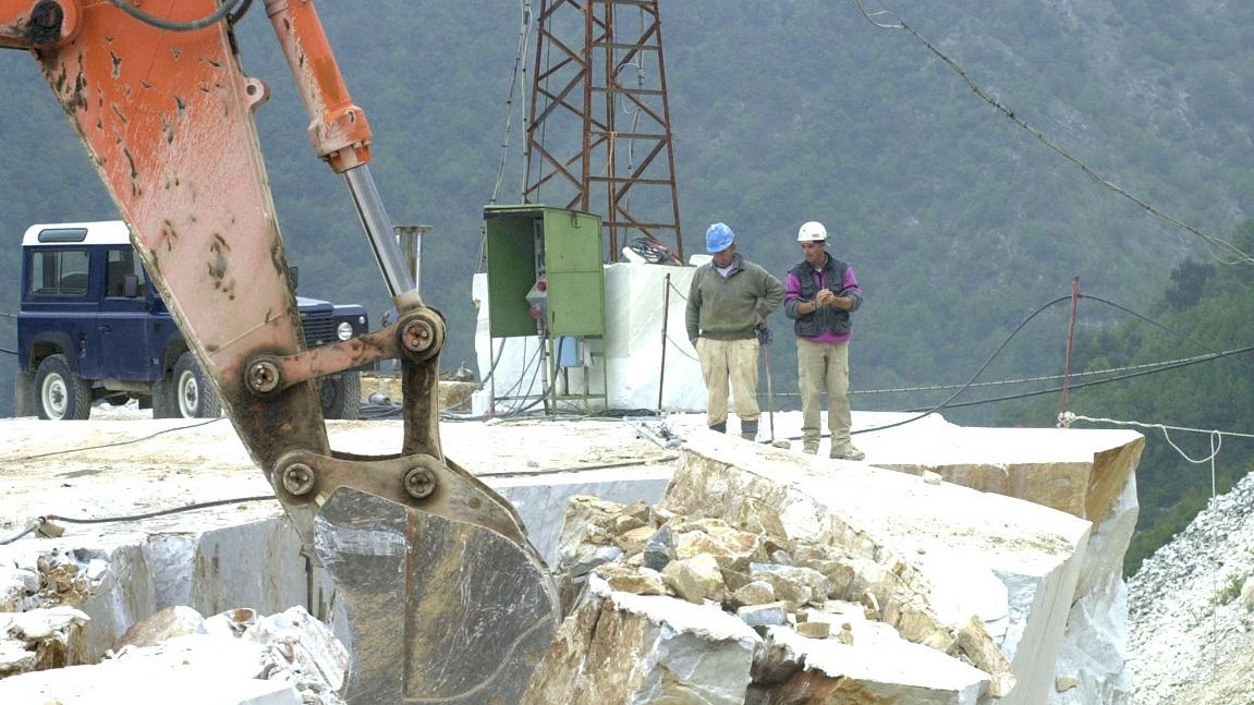 Marmo, è stallo con gli industriali. La tracciabilità resta una chimera: "Serviranno minimo altri sei mesi" Marmo, è stallo con gli industriali. La tracciabilità resta una chimera: "Serviranno minimo altri sei mesi"