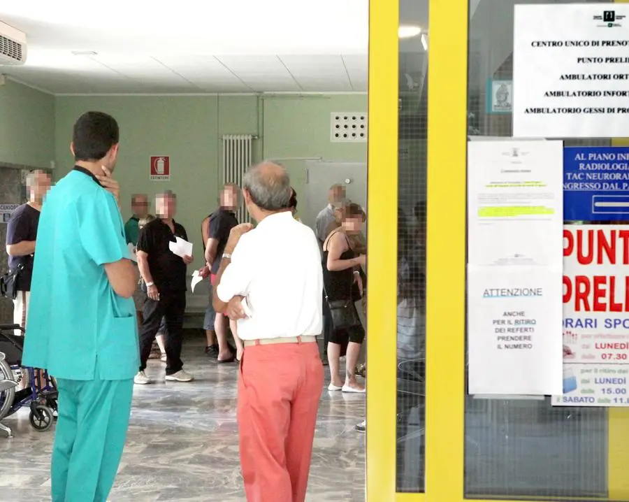 "Palpeggiata da un infermiere al centro prelievi". E la Asl apre un'inchiesta interna