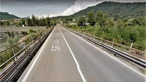 Lavori al ponte sul torrente Lima Chiusure parziali per la 445 Lavori al ponte sul torrente Lima Chiusure parziali per la 445