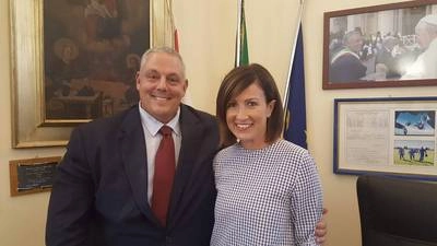 L'assessore Chiara Veltroni e il sindaco