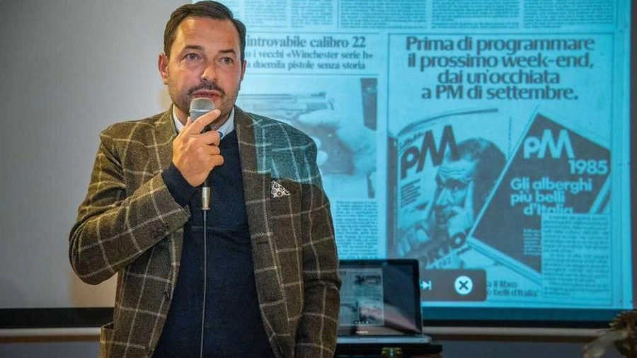 Stefano Brogioni durante la serata al Rotary club Prato