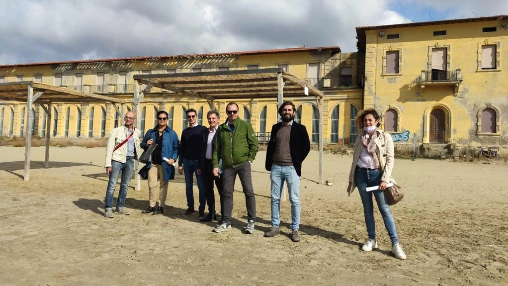 "Pierazzi a Follonica: bando pubblico per mantenere la colonia"
"Pierazzi a Follonica: bando pubblico per mantenere la colonia"