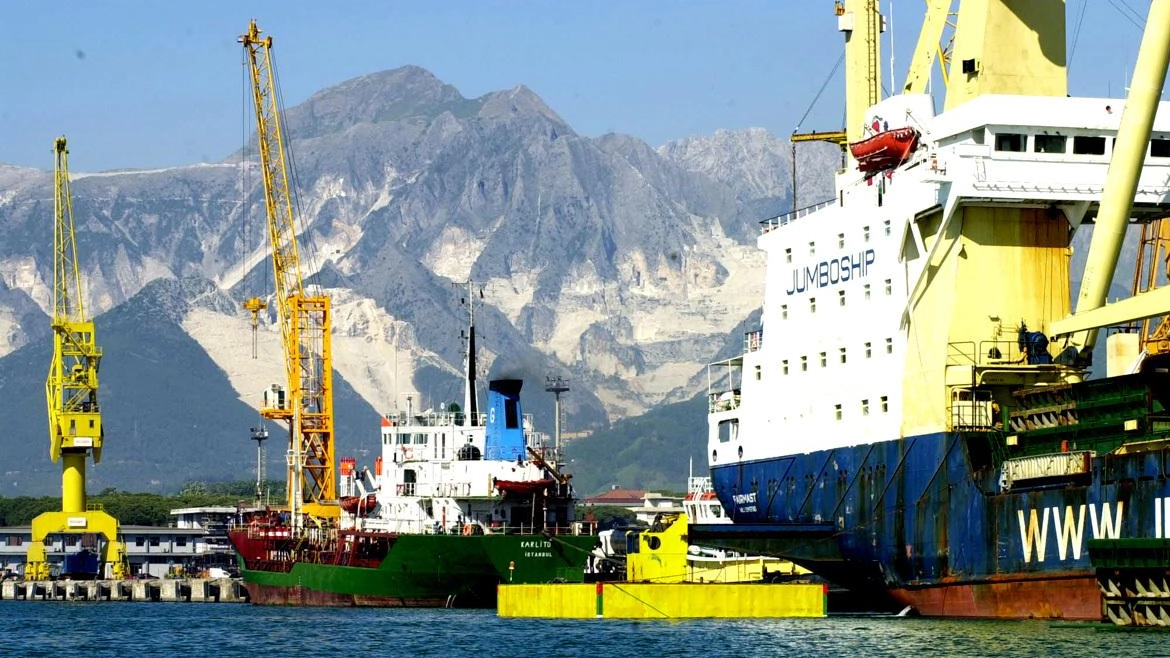 Il progetto del porto ai raggi X Sommariva lo illustra agli operatori Incontro per le aziende della Cna Il progetto del porto ai raggi X Sommariva lo illustra agli operatori Incontro per le aziende della Cna