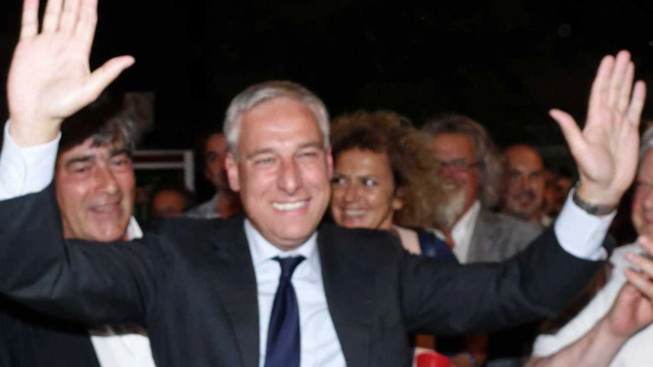Giorgio Del Ghingaro in festa dopo il successo alle urne