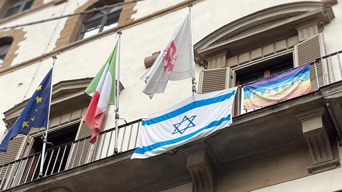 La bandiera di Israele esposta a Palazzo Vecchio La bandiera di Israele esposta a Palazzo Vecchio