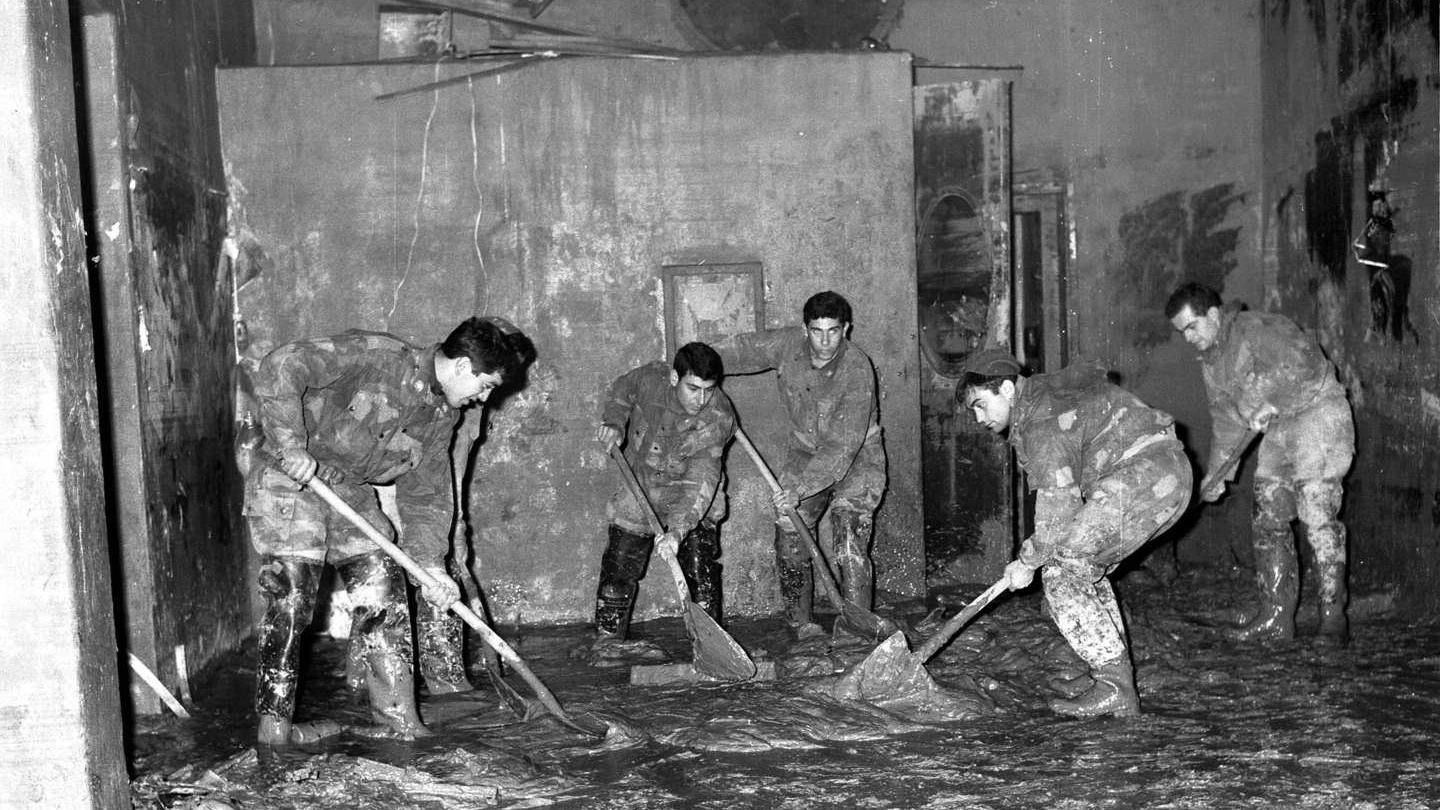 L'Alluvione di Firenze del 1966 (foto archivio storico Fotocronache Germogli)