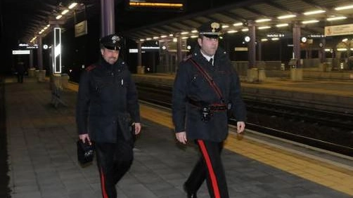 Ricerche dei carabinieri in varie stazioni ferroviarie