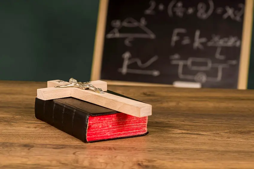 Ora di religione, Firenze e Prato le più “laiche” d’Italia. Ecco i licei dove 8 studenti su 10 la saltano