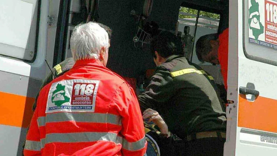 Muore travolto dalla motozappa. Il 66enne stava lavorando  in un terreno agricolo a Trevi