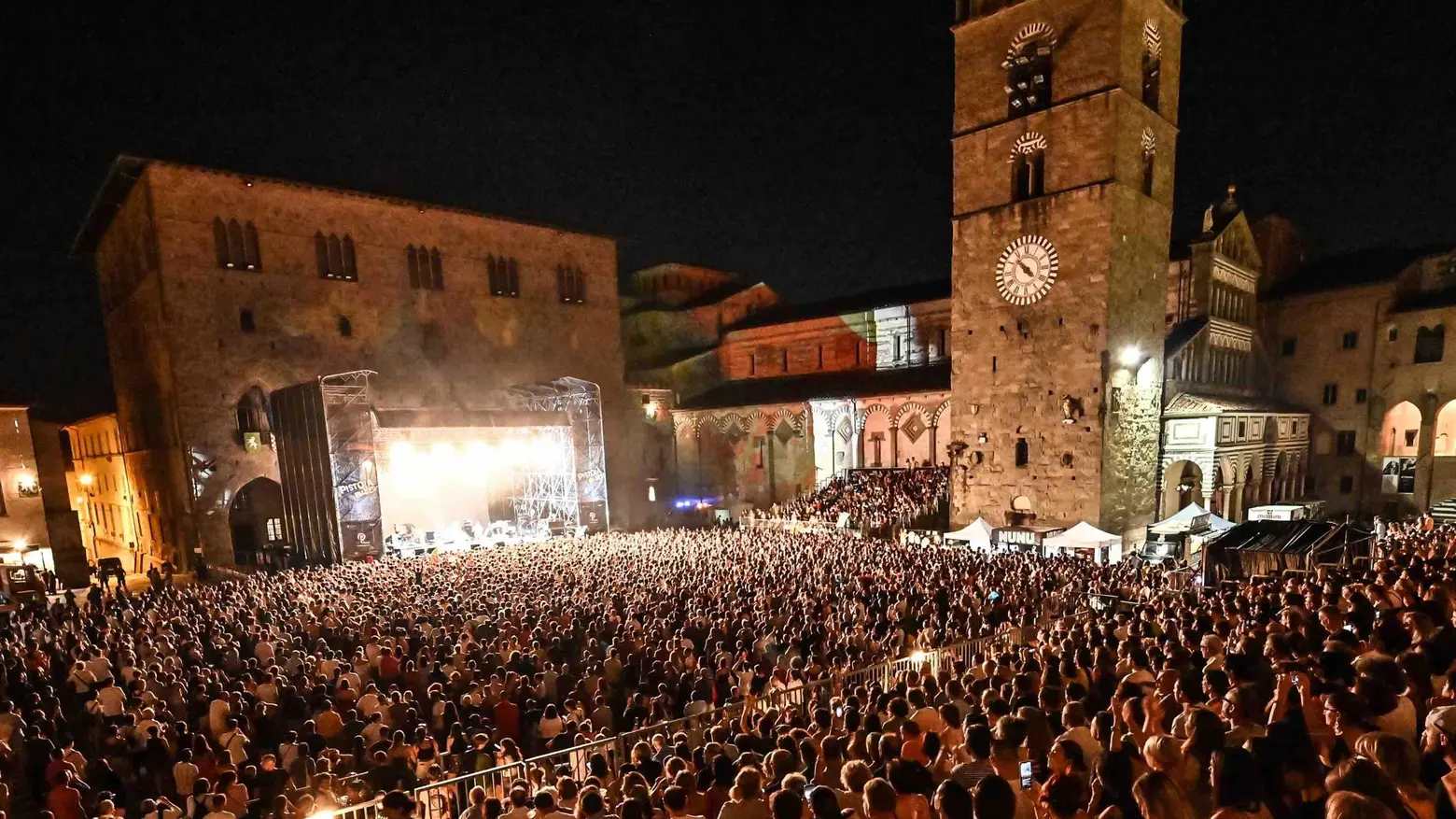Pistoia Blues Festival Lo show si avvicina Sul palco grandi artisti italiani e internazionali Pistoia Blues Festival Lo show si avvicina Sul palco grandi artisti italiani e internazionali
