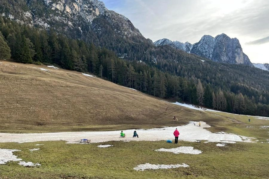 L'assenza di neve in Alto Adige (Ansa)