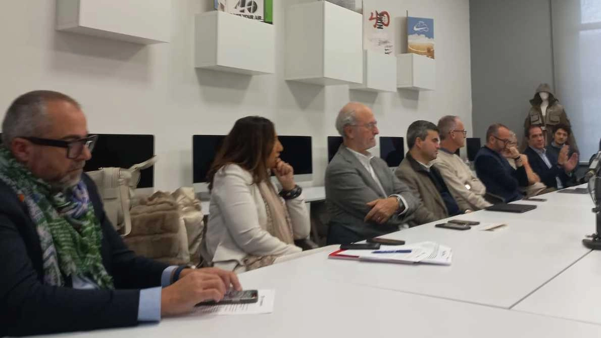 Master Fashion hi-tech. La moda con i robot. Miglio dell’innovazione ancora all’avanguardia Master Fashion hi-tech. La moda con i robot. Miglio dell’innovazione ancora all’avanguardia