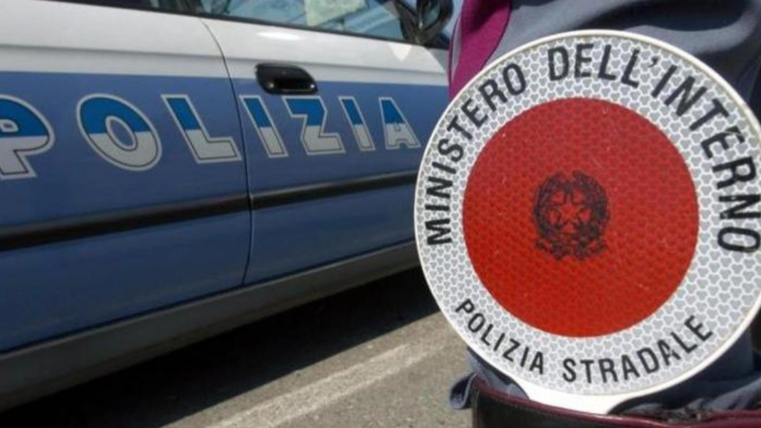 Pattuglia della Polizia (immagine di repertorio) Pattuglia della Polizia (immagine di repertorio)