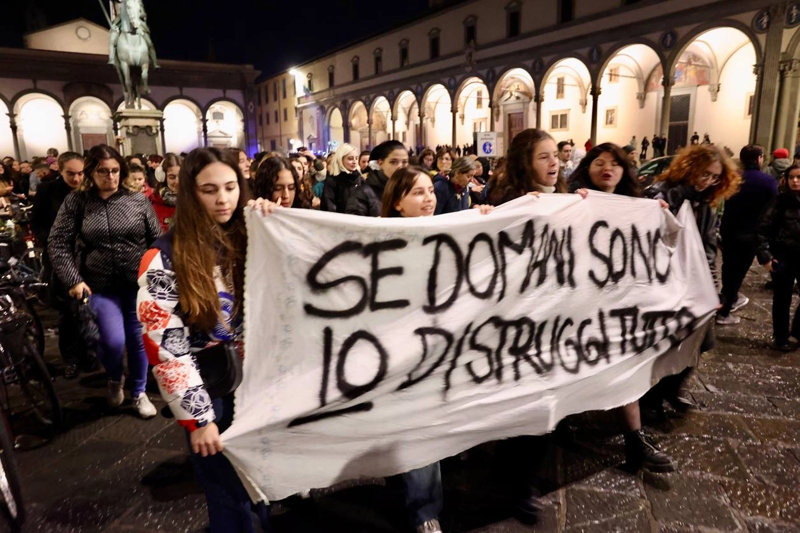 PRESSPHOTO Firenze, femminicidio: manifestazione in SS. Annunziata per Giulia Cecchettin. Foto Marco Mori/New Press Photo