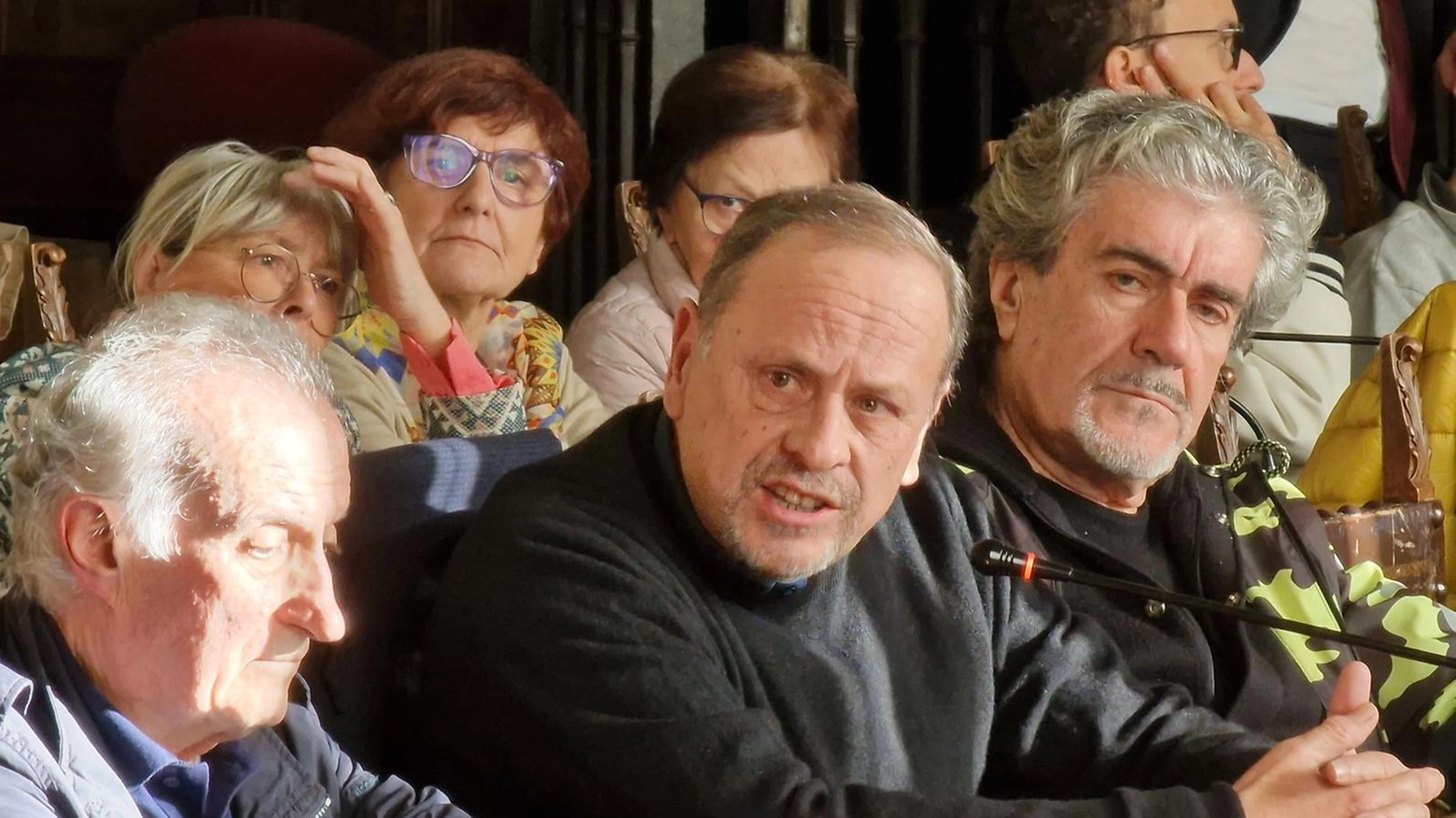 Il Comitato va all’attacco in consiglio comunale: "Le nostre vite distrutte" Il Comitato va all’attacco in consiglio comunale: "Le nostre vite distrutte"