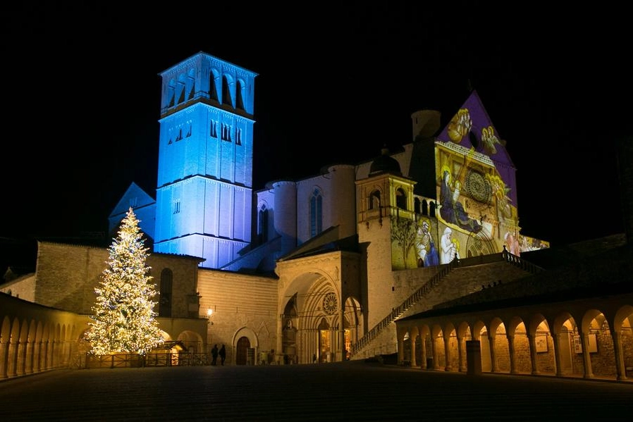La basilica di Assisi nel tempo di Natale
