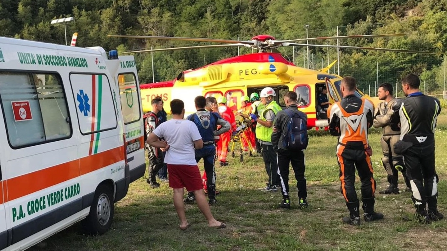 La Pa Croce Verde di Carro ha soccorso il motociclista spezzino ferito (repertorio)