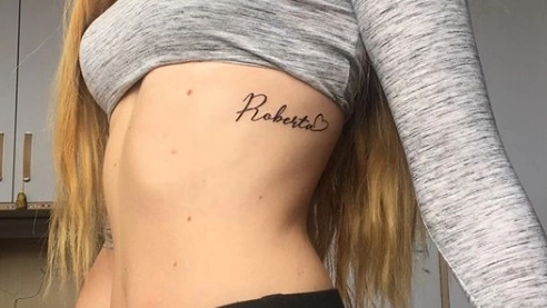 Il tatuaggio di Alessia Logli dedicato alla mamma Roberta