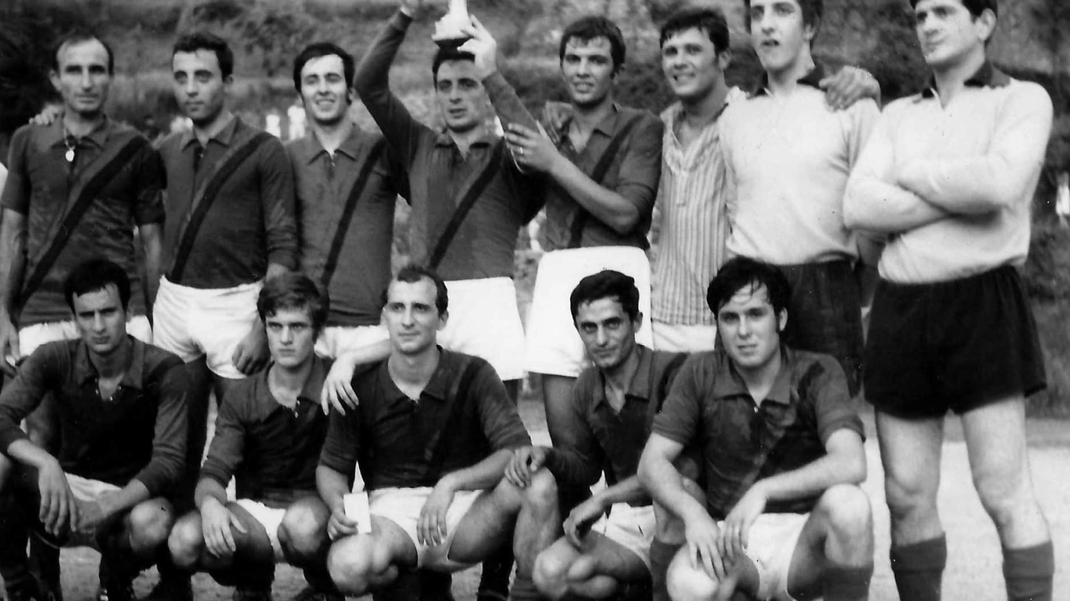 La storia gloriosa dell’Impavida In mostra tutto il sogno rossoblu Amarcord, tifosi e fotografie La storia gloriosa dell’Impavida In mostra tutto il sogno rossoblu Amarcord, tifosi e fotografie