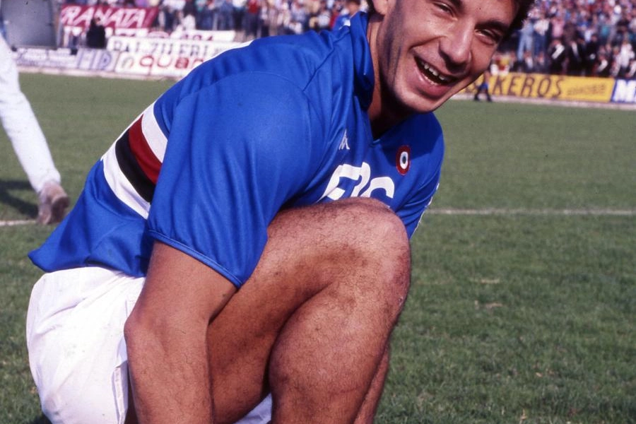 Gianluca Vialli con la maglia della Sampdoria nella stagione 1988-1989 (Alive)