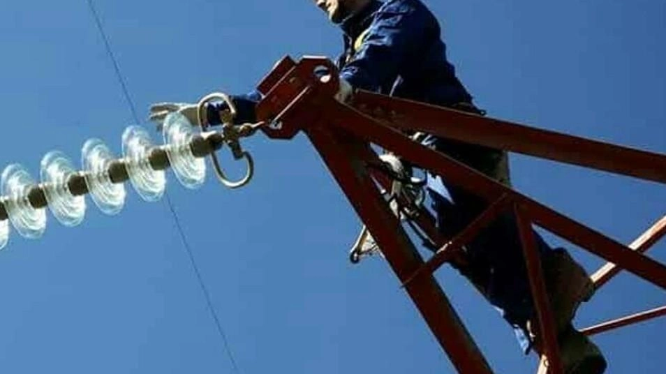 Elettrodotto La Regione dà il via al procedimento Elettrodotto La Regione dà il via al procedimento