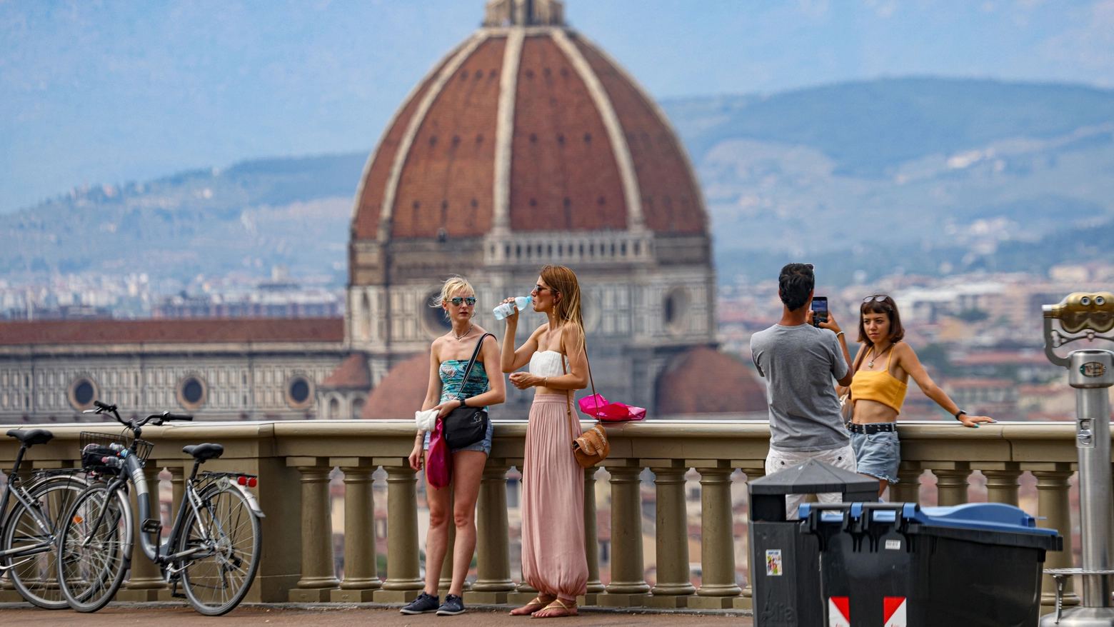Turisti al Piazzale Michelangelo, Firenze Turisti al Piazzale Michelangelo, Firenze