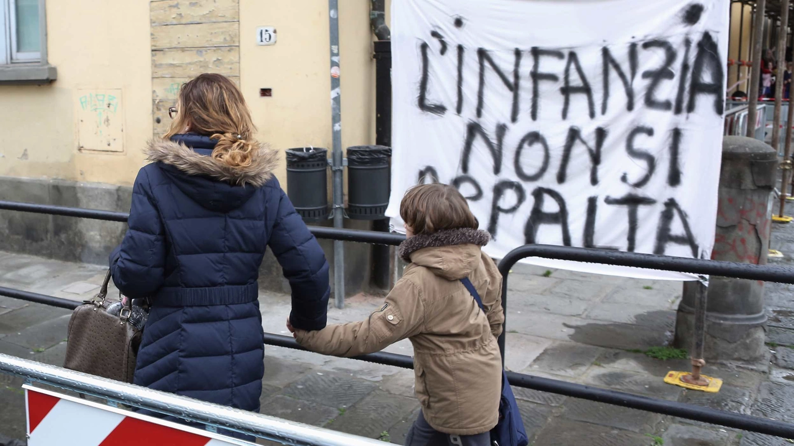 La protesta dei genitori (Marco Mori/New Press Photo)