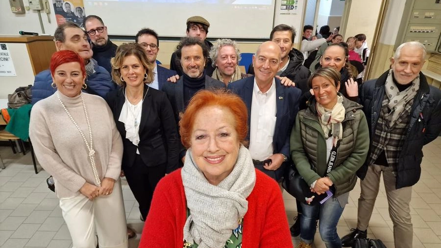 Dora Donarelli circondata dai suoi ex allievi del Rag Time (Acerboni/FotoCastellani)