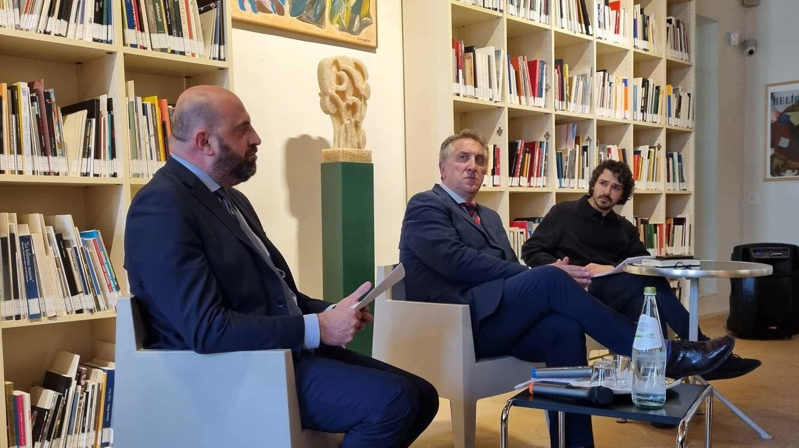 L’oro di Spoleto Splende l’arte contemporanea L’oro di Spoleto Splende l’arte contemporanea