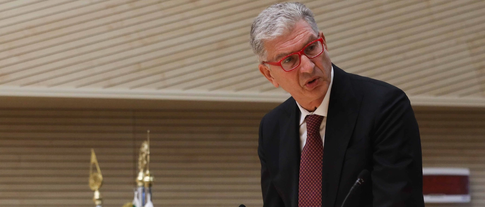 Spiezia ha prestato giuramento al Palazzo di giustizia davanti a una nutrita platea di magistrati, arrivati anche da fuori Toscana, oltre ad esponenti del ministero della Giustizia e del Csm, avvocati