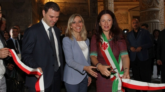 Alberto Giovanni, Lucia Aleotti con Vicesindaco Cristina Giachi (Cortile Michelozzo, Palazzo Vecchi)