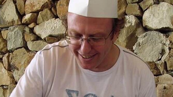 Massimo Del Canale, mitico chef di Riomaggiore e già titolare del ristorante La Lanterna, è stato trovato morto nella sua casa svizzera, a Lugano, dove risiedeva da circa quattro anni