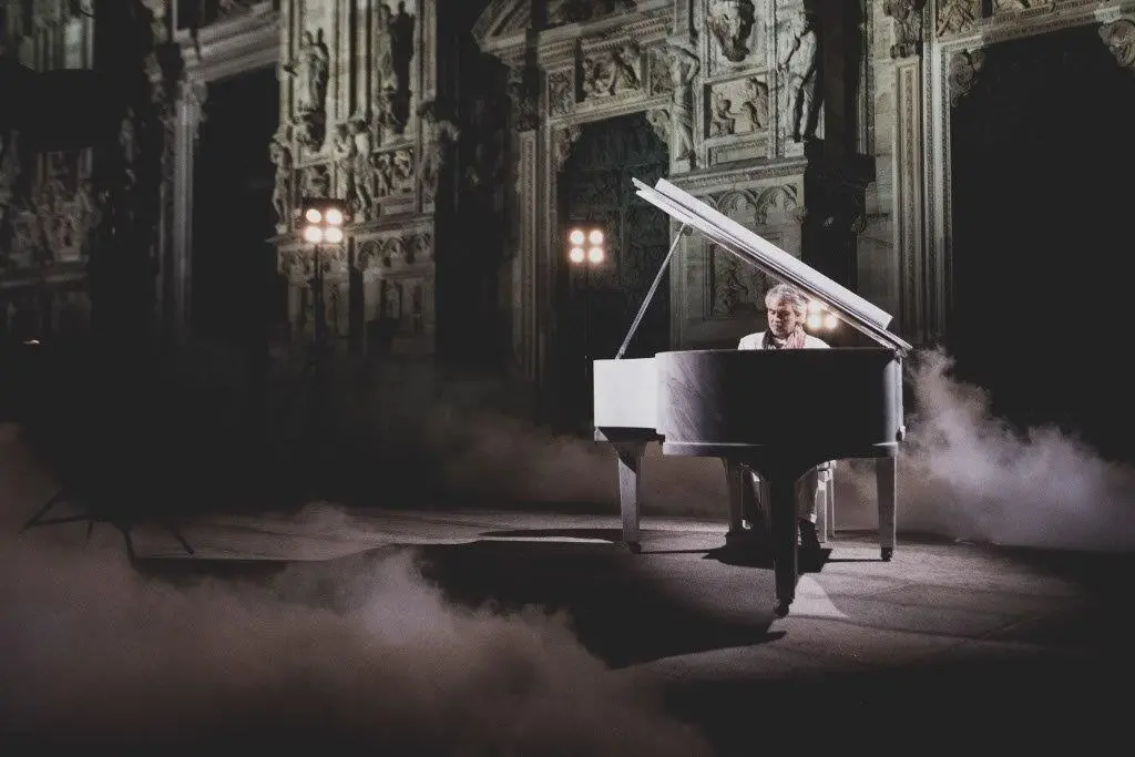 Expo, bagno di folla all'ombra del Duomo per le prove di Andrea Bocelli