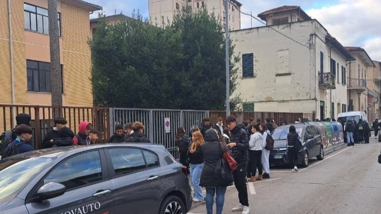 Termosifoni fuori uso. Gli studenti scioperano Termosifoni fuori uso. Gli studenti scioperano