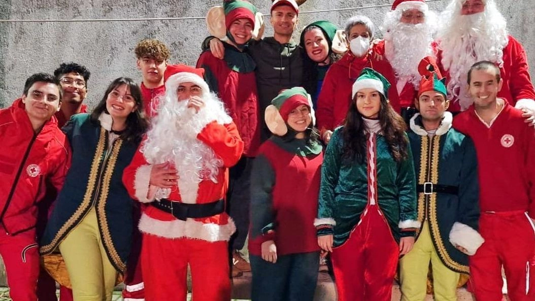 La Croce Rossa della Spezia organizza un'iniziativa per rendere magico il Natale dei bambini: Babbo Natale consegnerà loro i regali a sorpresa la sera della Vigilia. Prenotazioni al 3351643892, il ricavato sosterrà le attività dei Giovani Cri.