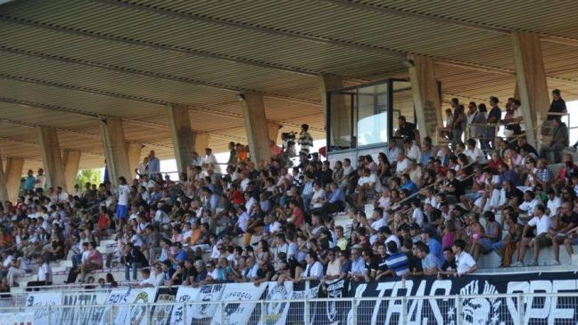 La tribuna dello stadio "Luperi"