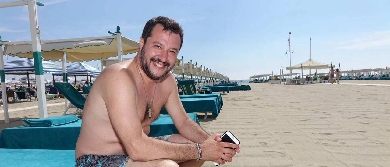 Salvini al Forte: "Dico bravi a balneari, ristoratori e albergatori. Al Governo no"