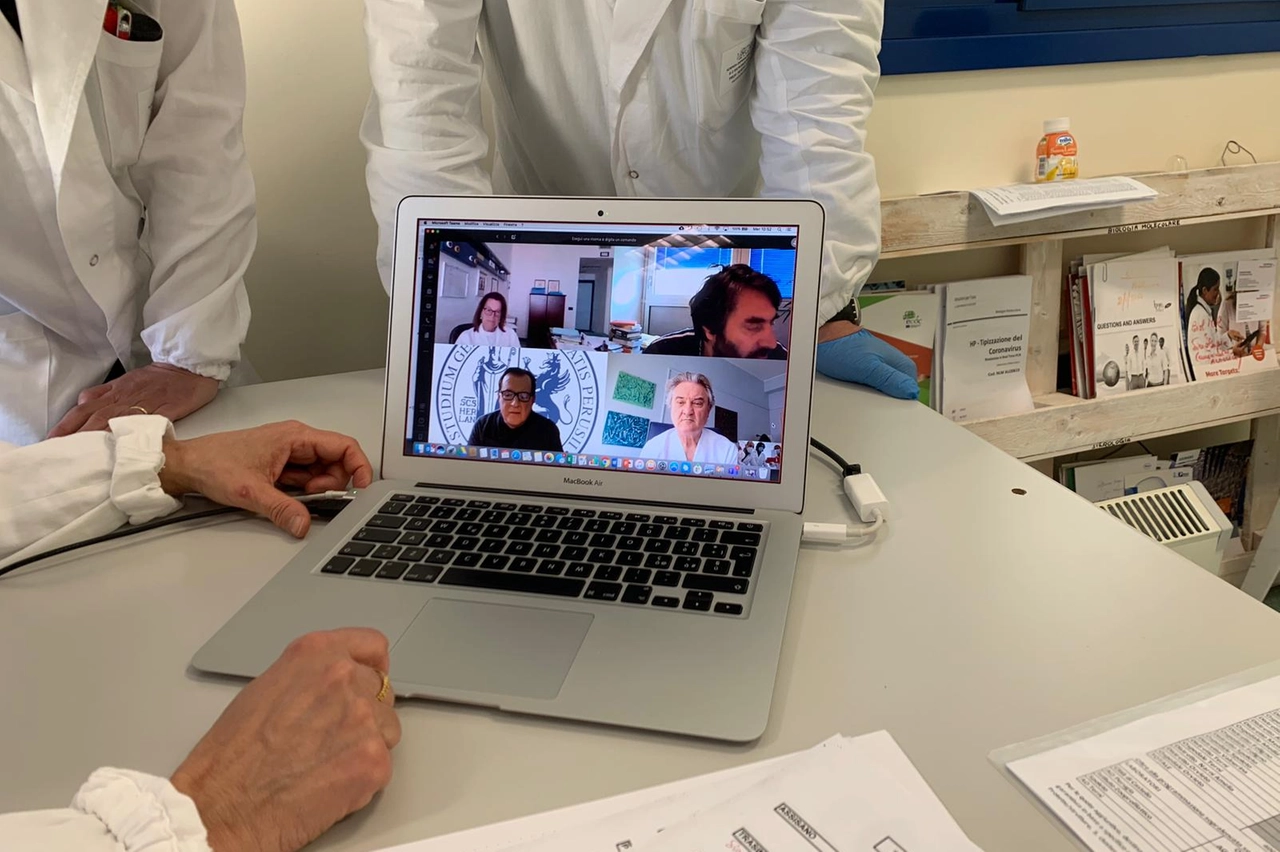 Il pc utilizzato per le indagini dal personale sanitario  