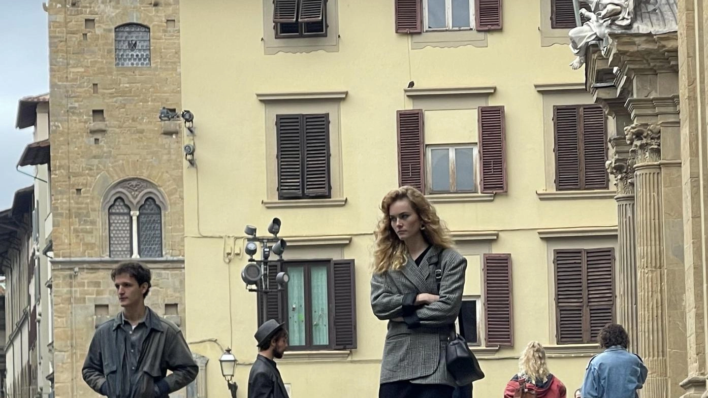 Le riprese del film Netflix. Piazza San Firenze, anno 1985. In tribunale è psicosi mostro