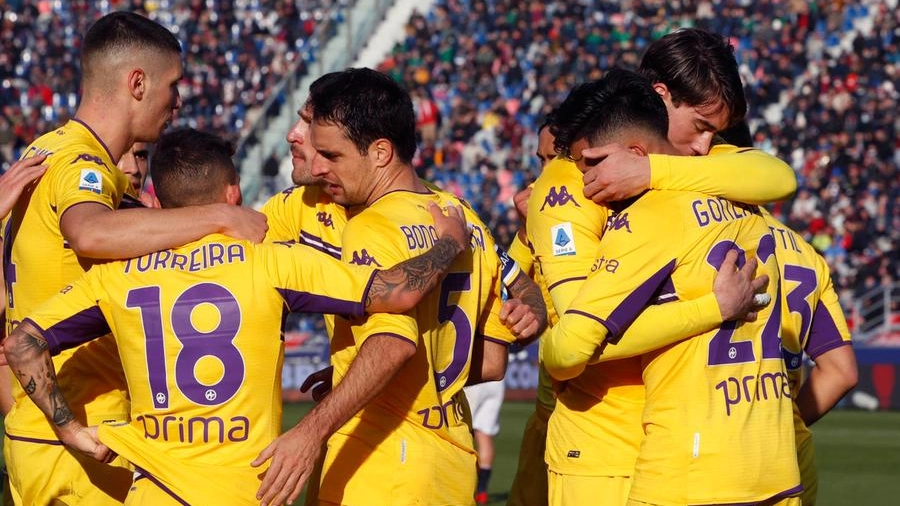 La Fiorentina esulta a Bologna