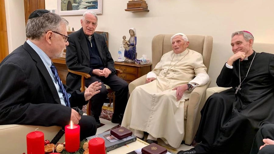 Papa Ratzinger con Padre Georg (Ansa)