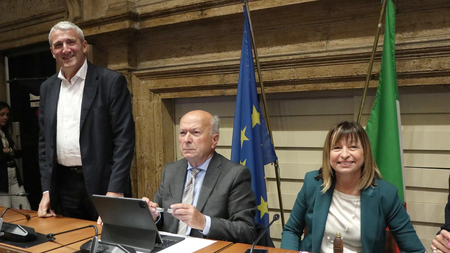 Il centrodestra fa quadrato Tesei e Latini a braccetto di Orlando Masselli Il centrodestra fa quadrato Tesei e Latini a braccetto di Orlando Masselli