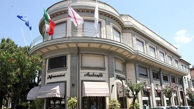 Liceo scientifico nel Palazzo del Turismo? Il no degli imprenditori del settore