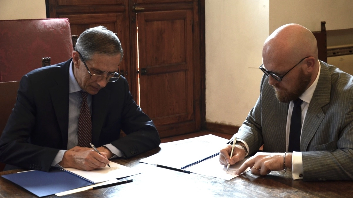 La firma dell'accordo tra Zucchi e Taglioretti La firma dell'accordo tra Zucchi e Taglioretti