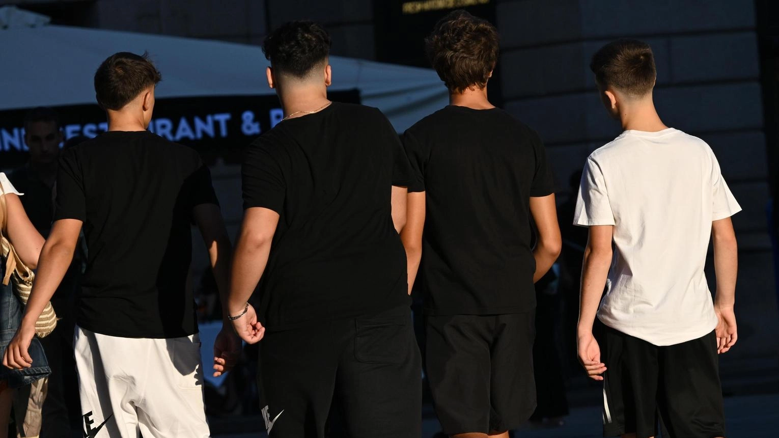 Baby gang a Legnaia: "Mi hanno preso a sputi poi l’assalto allo zaino. Questa è emergenza" Baby gang a Legnaia: "Mi hanno preso a sputi poi l’assalto allo zaino. Questa è emergenza"